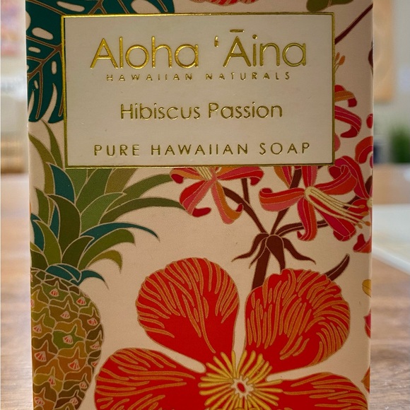 3 Aloha Aina Hawaiian Soap set - Picture 2 of 3